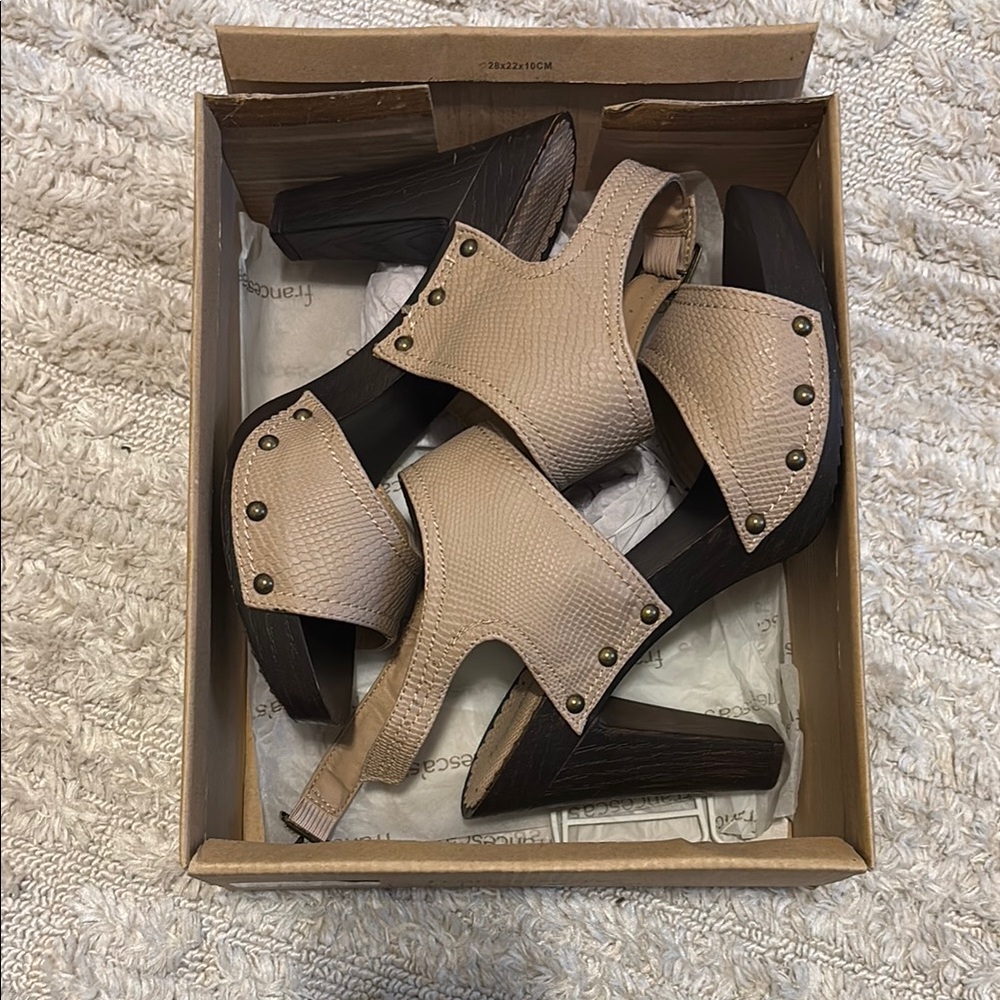 Francesca's Collections Tan Heels Elegant Design